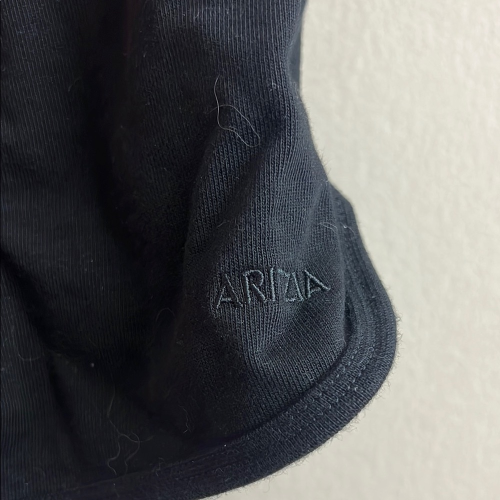 Aritzia Black dolphin shorts - Picture 5 of 5
